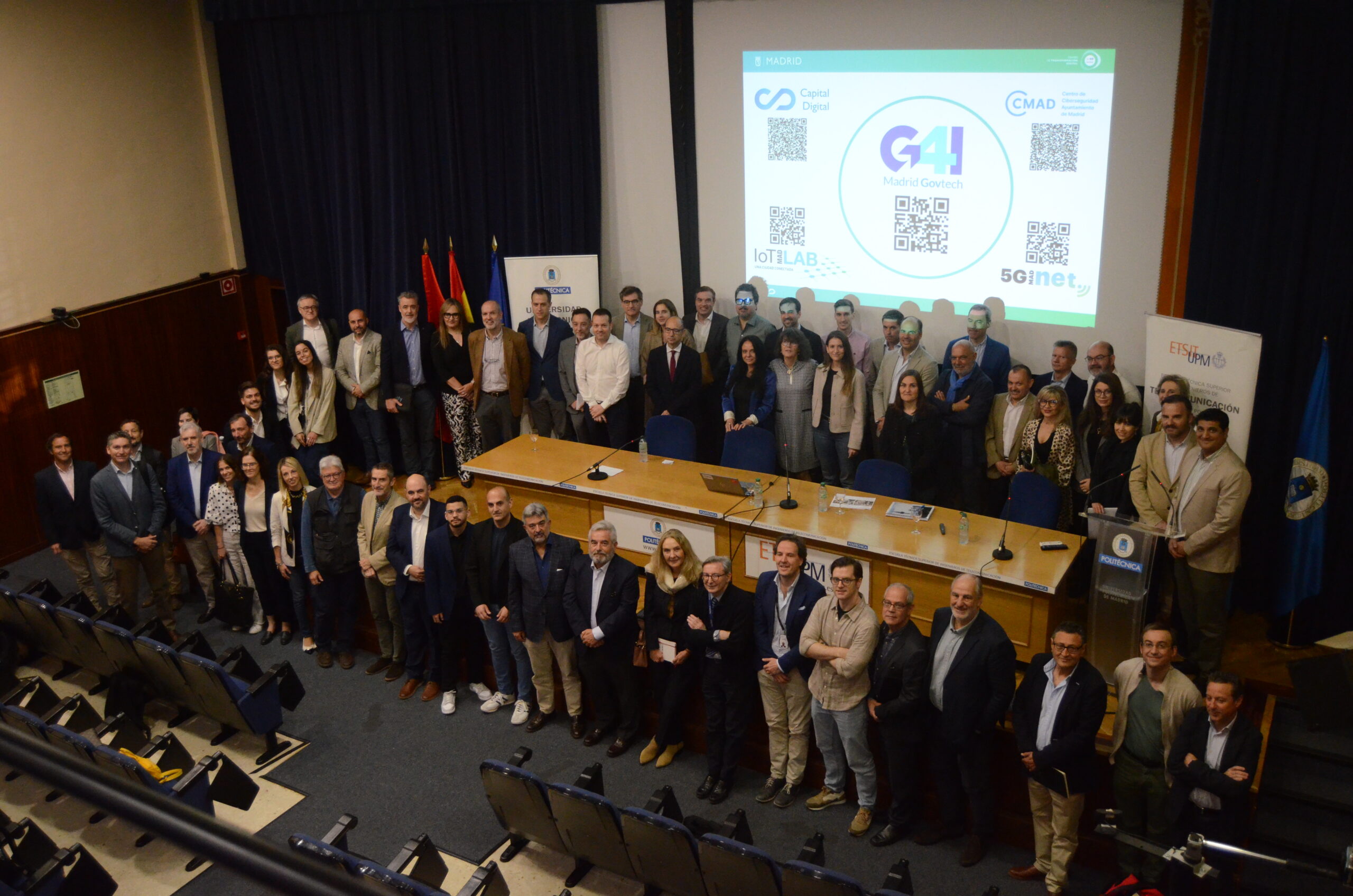 En este momento estás viendo Impulso a la ciudad inteligente: 70 profesionales participan en la sesión “Participación de las empresas en el Laboratorio de Inteligencia de Ciudad”