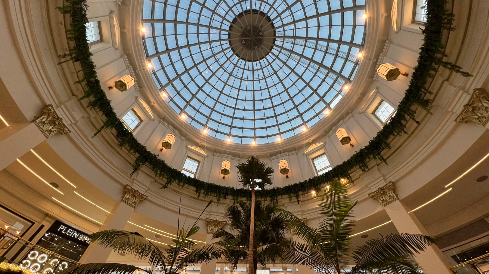 En este momento estás viendo Primera red 5G Standalone en un centro comercial español: Movistar y Vantage Towers llevan el 5G puro a interiores